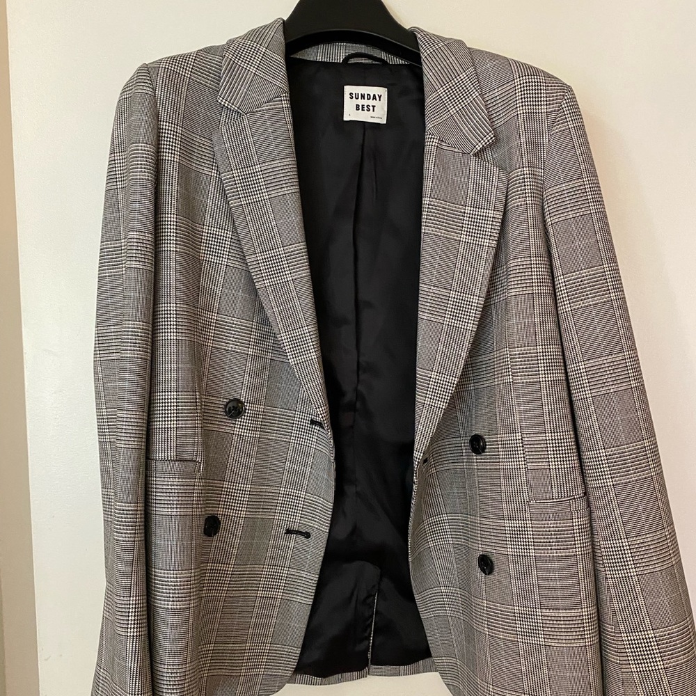Sunday Best Aritzia Fitted Blazer